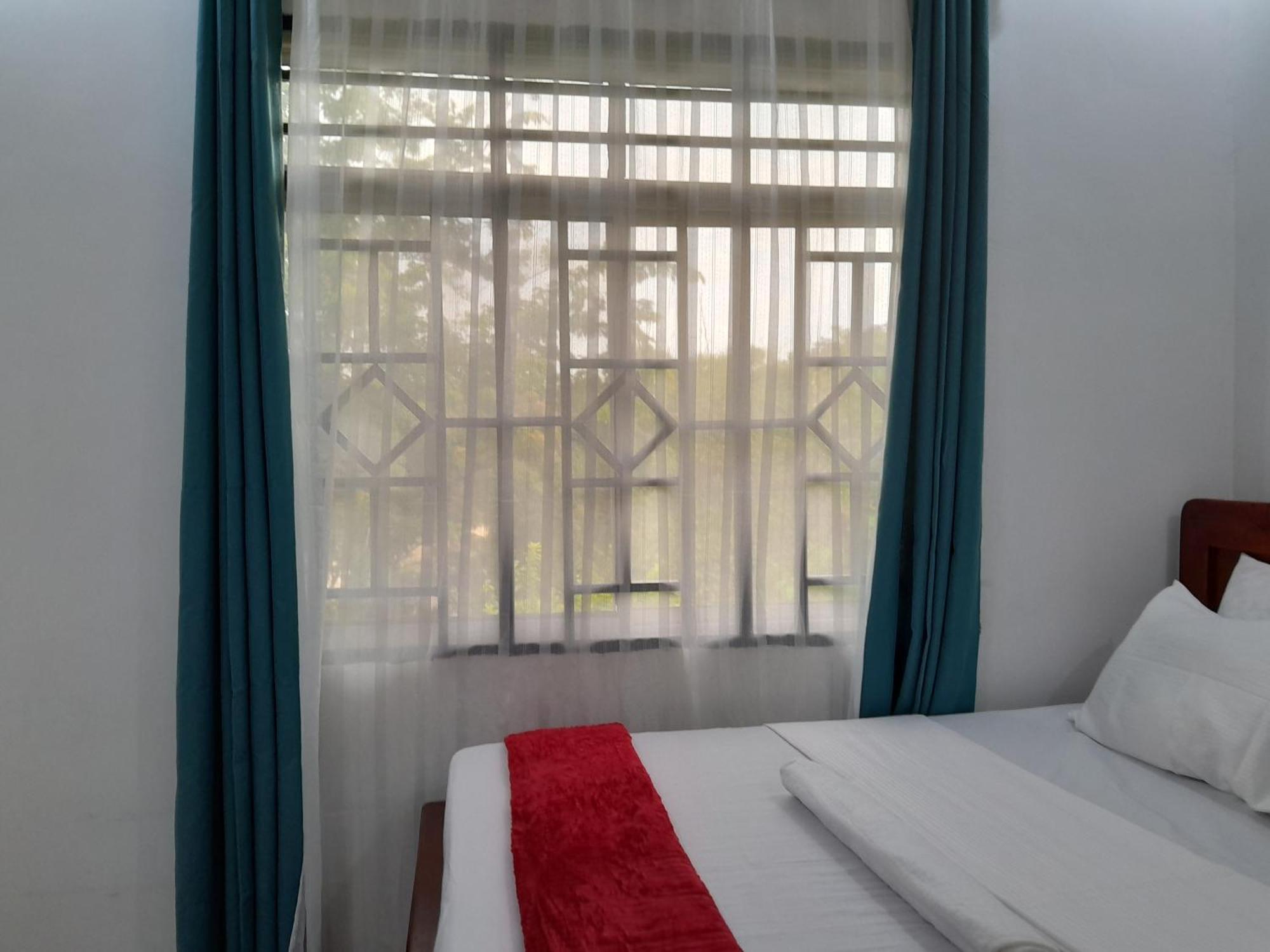 Valley Breeze Hotel 다르에스살람 외부 사진