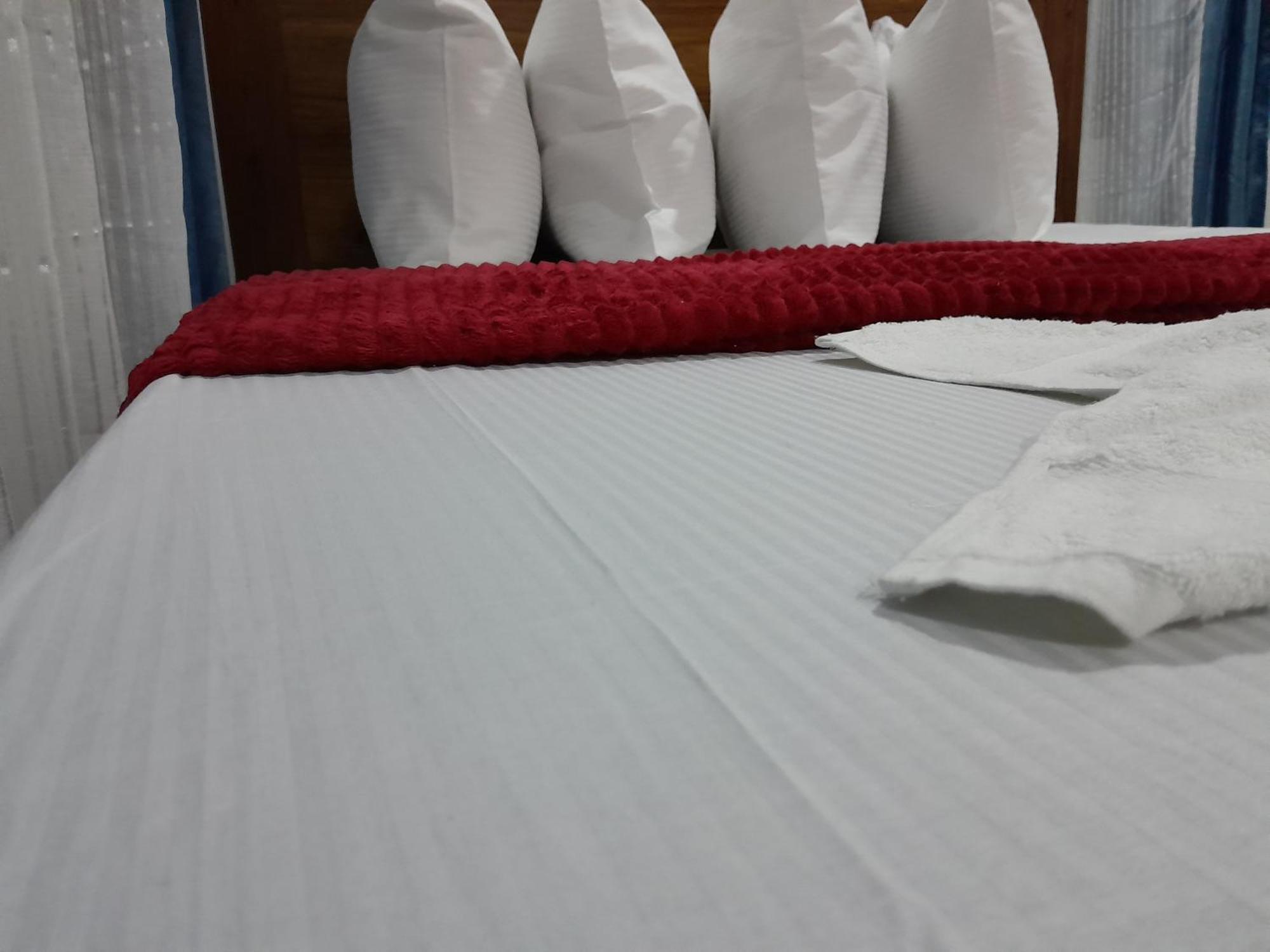 Valley Breeze Hotel 다르에스살람 외부 사진