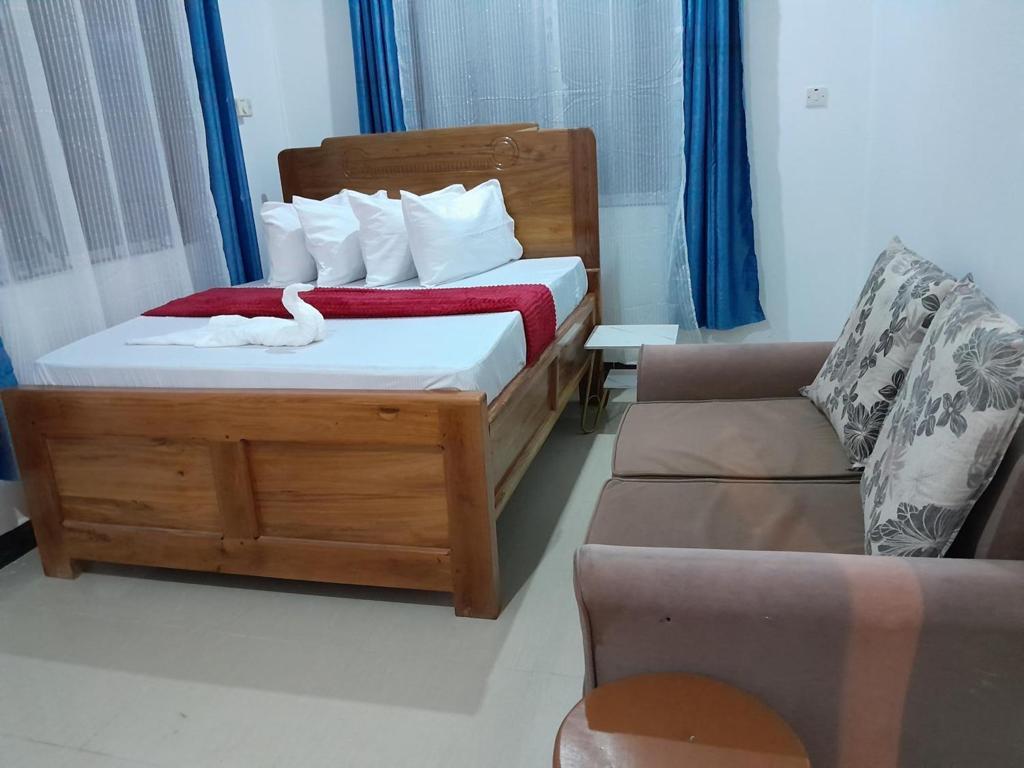 Valley Breeze Hotel 다르에스살람 외부 사진